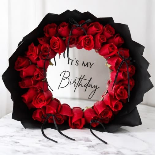 Elegant Mirror with roses bouquet