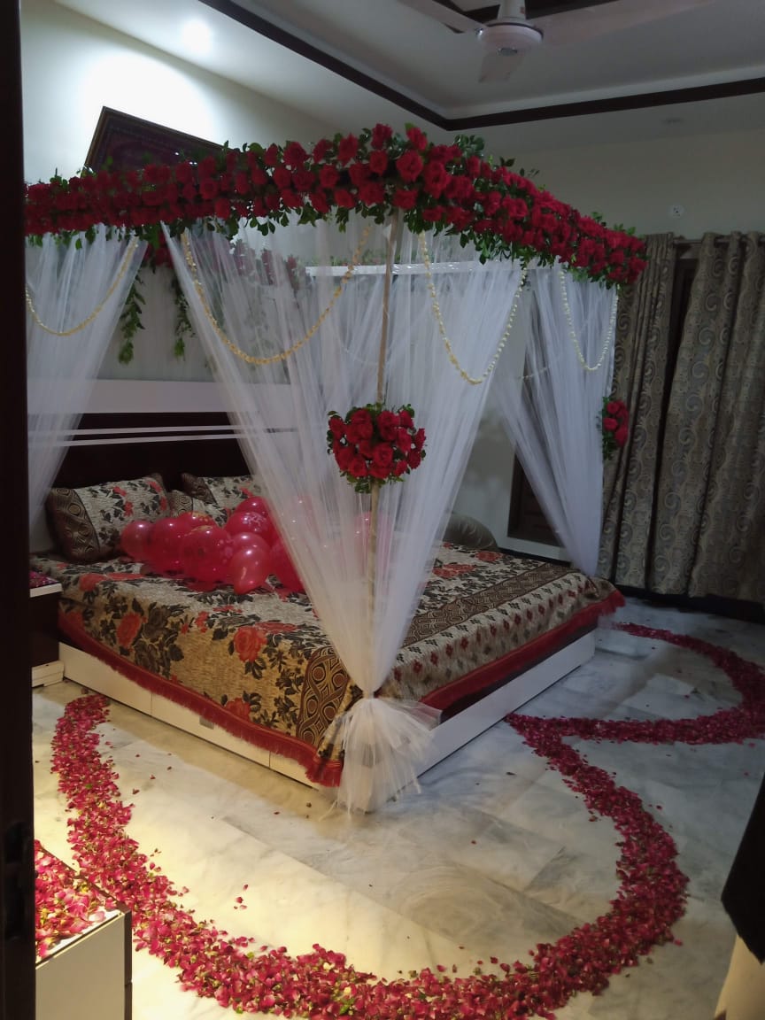Elegant Rose Canopy & Floral Room Decor