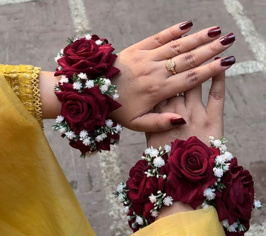 Deep Maroon Rose Floral Gajray with Baby’s Breath
