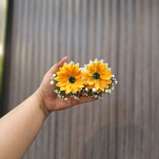 Vibrant Yellow Floral Gajra with Emerald Center