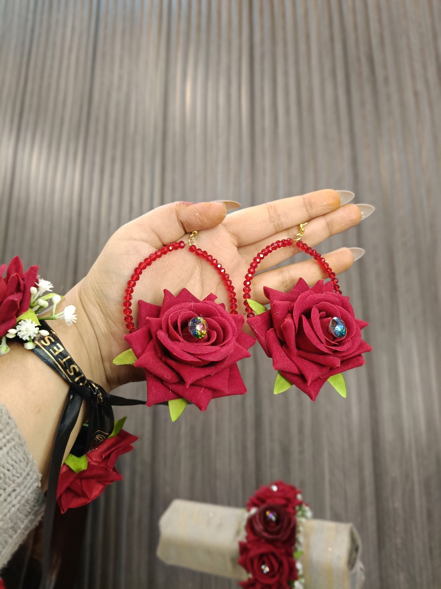 Maroon Rose Floral Jewellery Set with Maang Tikka & Gajaray