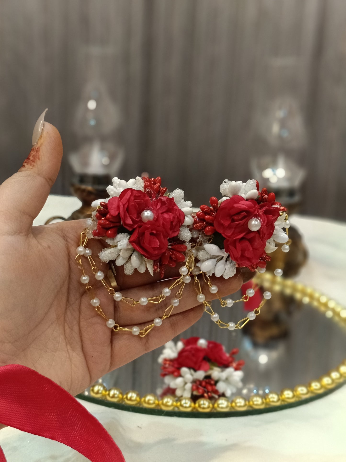 Red & White Floral Hathphool with Pearl Accents