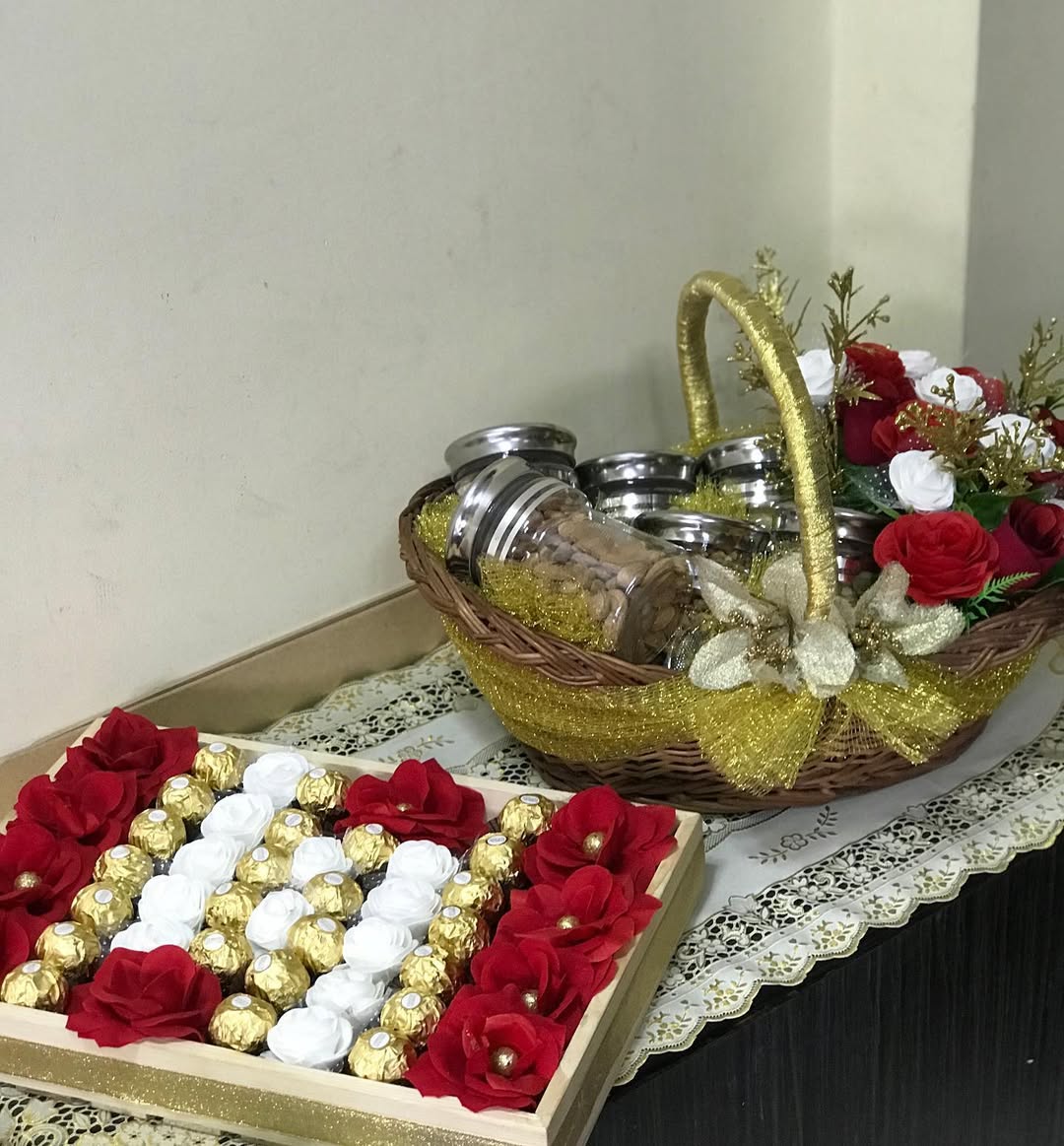 Luxury Eid Gift Basket with Chocolate Flower Tray – Premium Eid Hamper Karach
