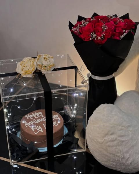Luxury Anniversary Cake & Rose Combo
