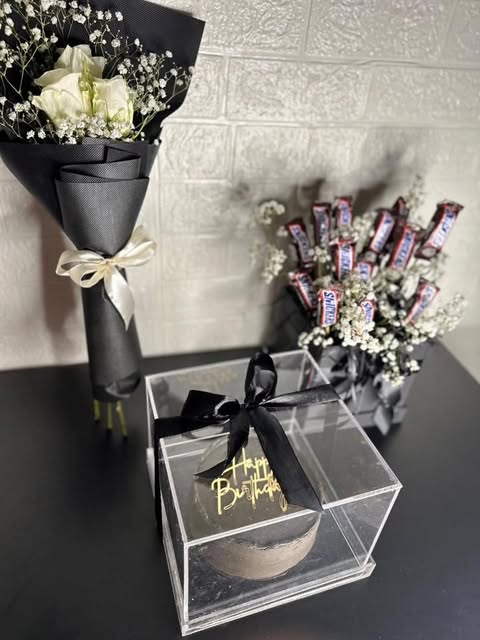 Black Theme White Rose Bouquet with Birthday Cake