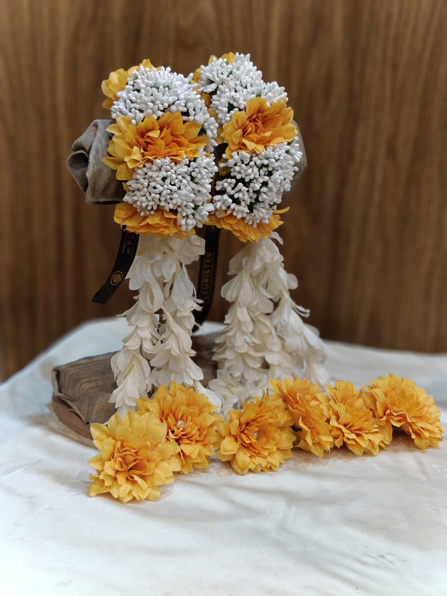 Elegant Marigold & Jasmine Floral Garland (Gajra Set)