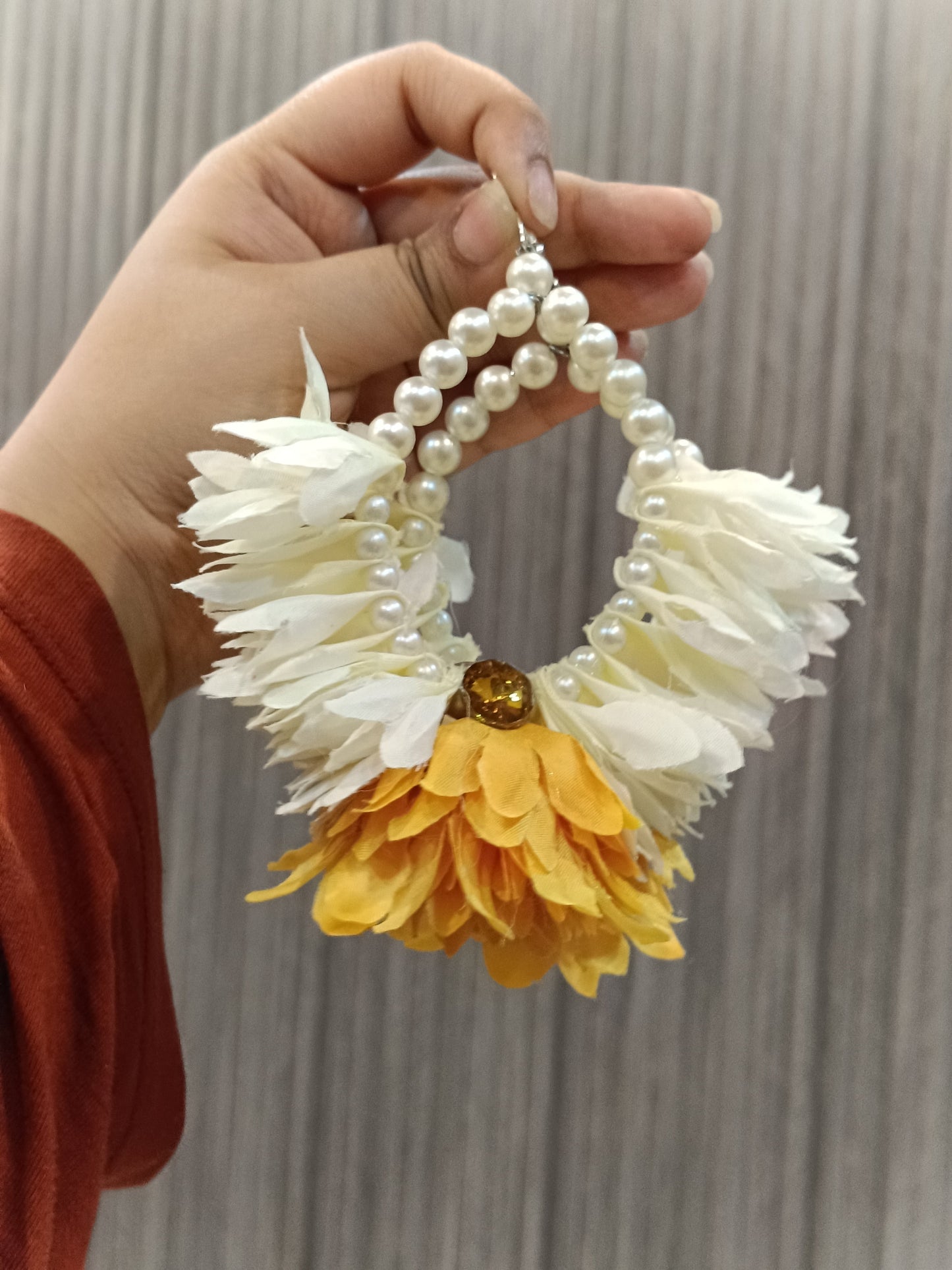 Yellow & White Floral Jewelry Set – Traditional Mayon & Mehndi Flower Jewelry