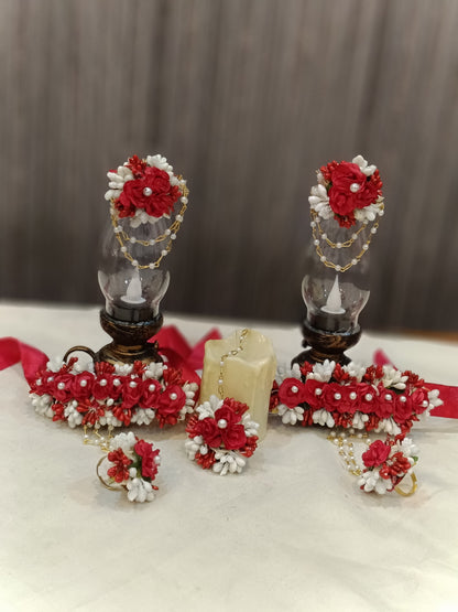 Red & White Floral Hathphool with Pearl Accents