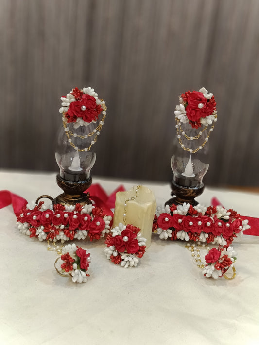 Red & White Floral Hathphool with Pearl Accents
