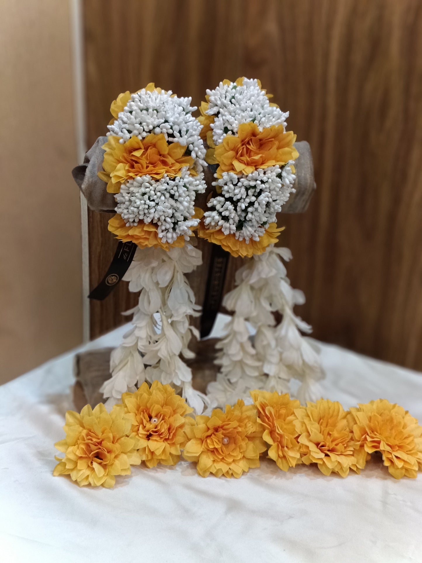 Elegant Marigold & Jasmine Floral Garland (Gajra Set)