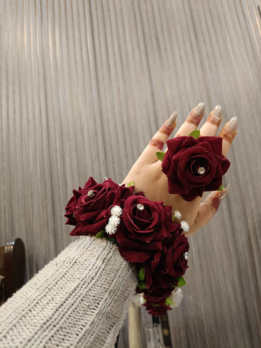 Deep Maroon Velvet Rose Floral Jewellery Set (Gajra & Ring)