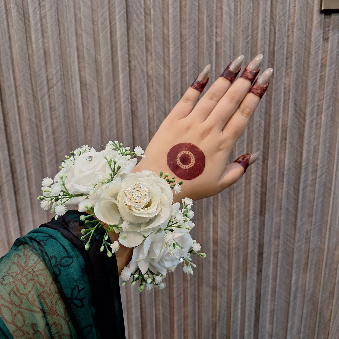 Elegant Ivory Rose & Baby’s Breath Bridal Hand Bouquet